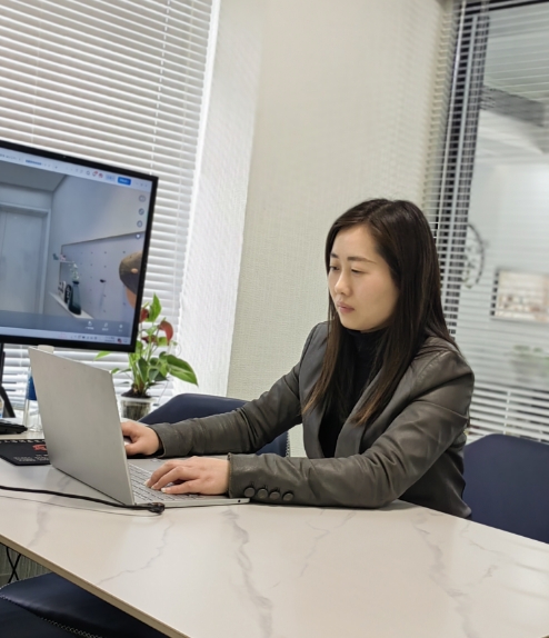 首席设计师       张梅